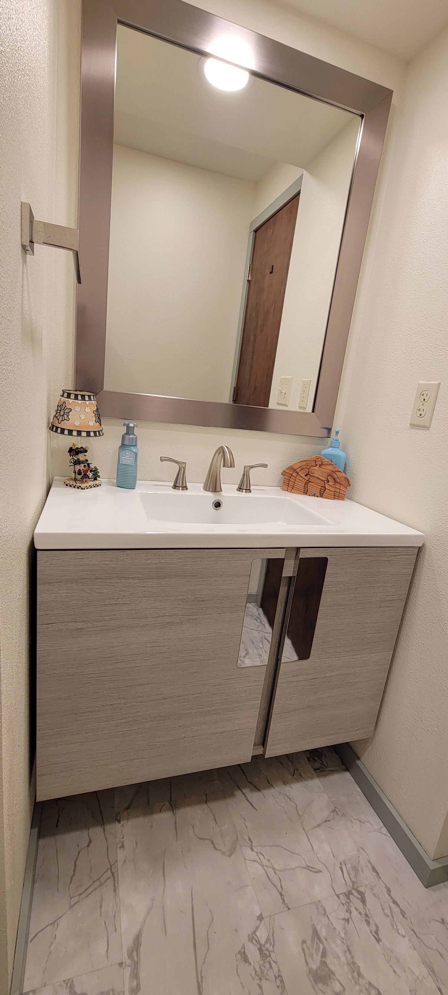 Floating vanity in modern colors 