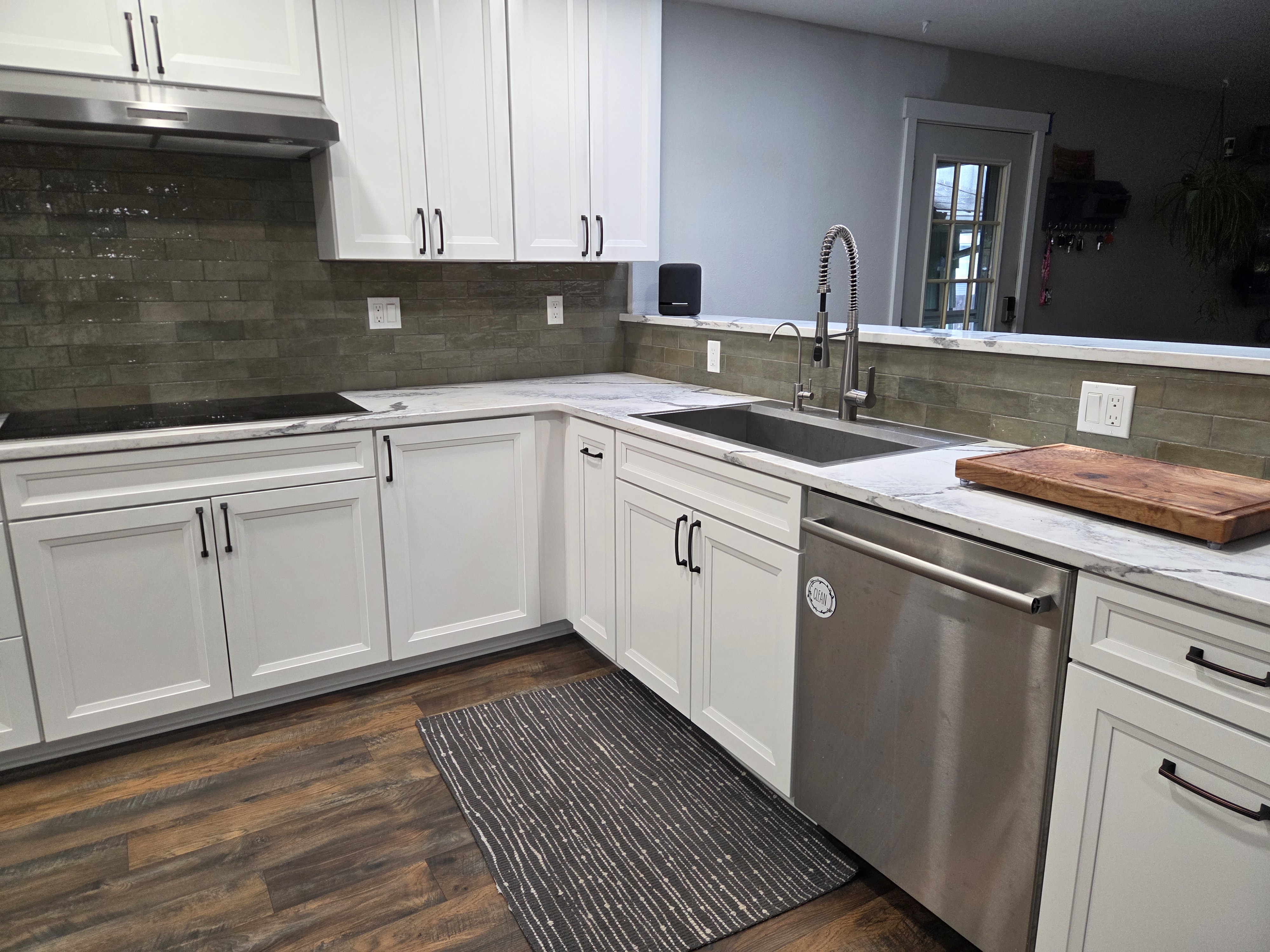 We all love the backsplash!